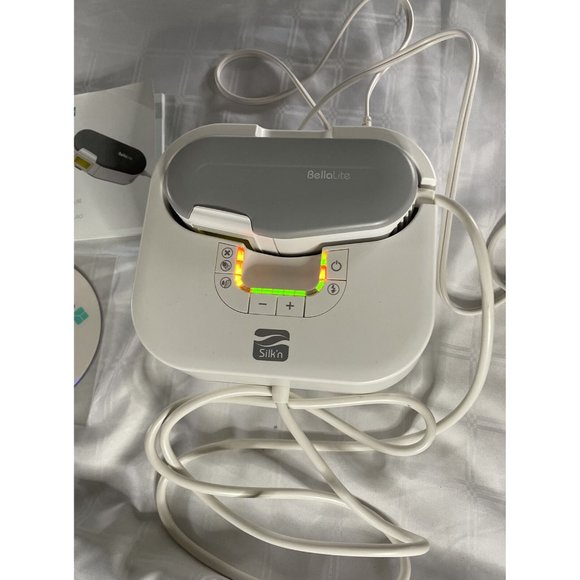 Silk'n BellaLite Light Flash home hair removal treatment - Picture 2 of 7